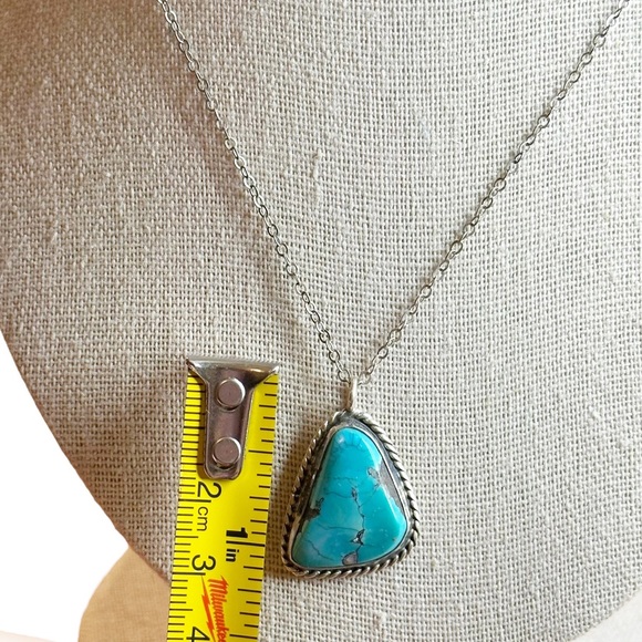Vintage Native Turquoise Sterling Silver Teardrop Pendant Necklace - Picture 7 of 9